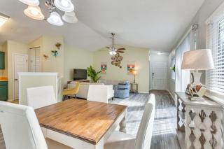 Patio and Yard Peaceful Getaway in Pensacola - 4