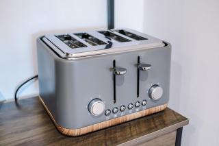 Leeds City Centre 2 Bed Pool Table Parking - 1