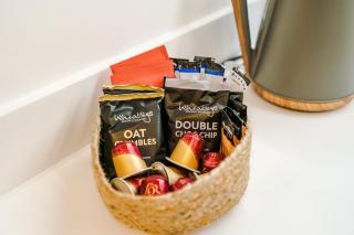 Leeds City Centre 2 Bed Pool Table Parking - 2