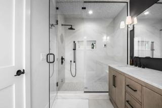 Luxury 4-Bedroom New-Build Short North Home with Private Rooftop Terrace - 6