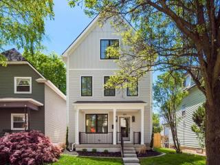 Luxury 4-Bedroom New-Build Short North Home with Private Rooftop Terrace - 5