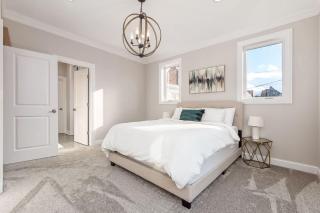 Luxury 6-Bedroom New-Build Harrison West Townhome Entire Duplex Family-Friendly - 8