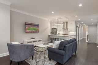 Luxury 6-Bedroom New-Build Harrison West Townhome Entire Duplex Family-Friendly - 7