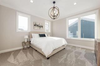 Luxury 6-Bedroom New-Build Harrison West Townhome Entire Duplex Family-Friendly - 3