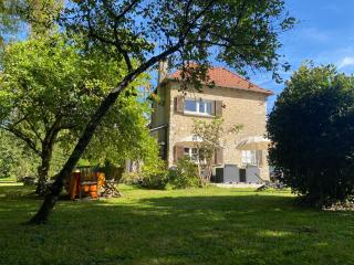 Maison familiale climatisée, jardin cinema et jeux - Épisy - 4