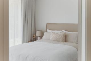 Bay House Shoal Bay, 36 Government Rd - ducted air conditioning, boat parking, linen and only 450 metres to the water - 5