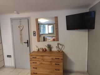 Anastasia's apartment with yard - 7