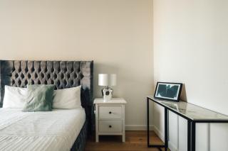 LUXURY 3 Bed 3 Bath Apartment in Central London - 5