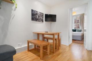2-BR in the Heart of Soho - 5 guests - 3