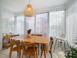 Seamist Lodge unit 6 Kings Beach QLD - 4