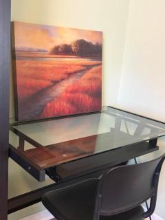 Stunning & Serene Downtown Apartment - 7