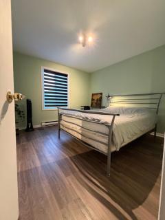 Stunning & Serene Downtown Apartment - 0