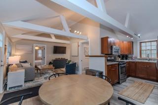 Clark Escape Fenced-In Yard Newly Renovated - 5