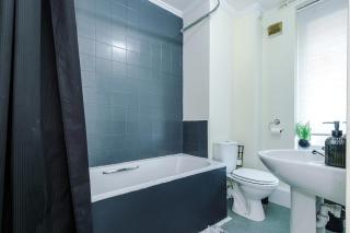 1BR Apartment Near City Centre, Universities & Hospital - 1