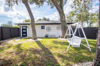 Longwood Private Suite - Near Orlando - Modern, Private Entrance, Fast WiFi - 6