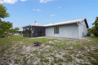 Cypress Retreat Cozy Ft Myers Pet Friendly Home - 9