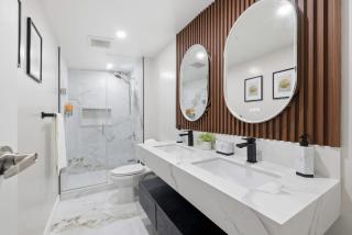 Modern Queen West Retreat Massive Patio 65 TV - 7