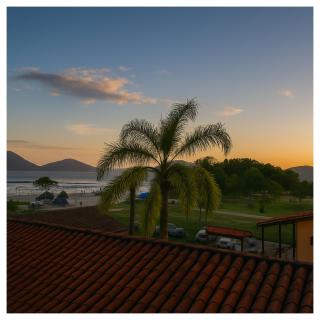 Apto com Sacada e Vista Mar a Passos da Praia - 0
