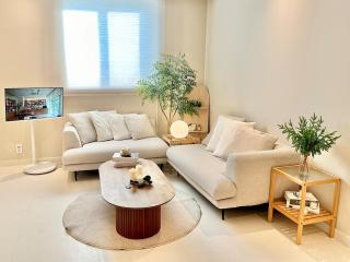 Le Coze Nampo, 2BR Apartment 3 Queen Bed, 8 minutes from Busan Station, Maximum 6 people - 2