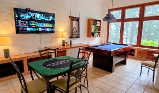 Luxury Cabin - Heated pool - 4 Bedrooms - 2