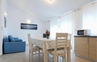 Two-Bedroom Holiday Home In Pomer - 6