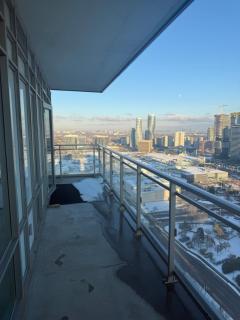 The greatest views in the heart of Mississauga - 8