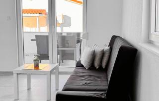 Beach Front Home In Necujam - 4