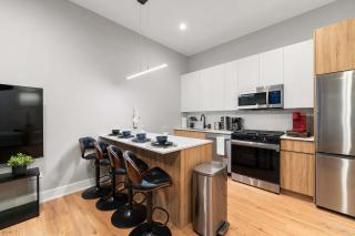 Steps from the Lake Edgewater Modern 2BD 2BA - 2