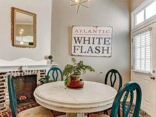 Duckie's Cottage - Savannah - 5