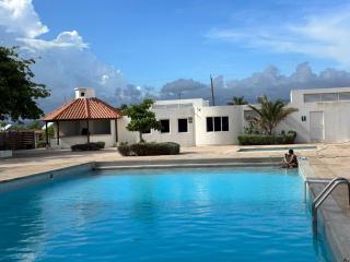 CASA PORS Beach Front Apartment with security, pool &jacuzzi BAYFRONT - 1