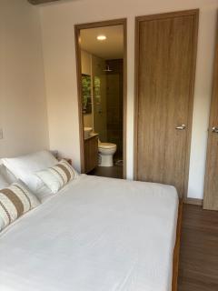 Apartamento moderno en envigado con vista a la naturaleza - 8