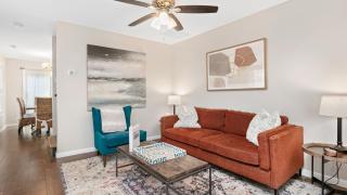 Red Bud Sycamore by AvantStay Custom Group Retreat w Patio - 9