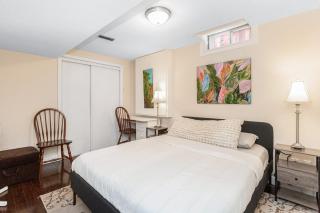 Spacious 5BR Retreat with Private Suite Sleeps 12 - 4