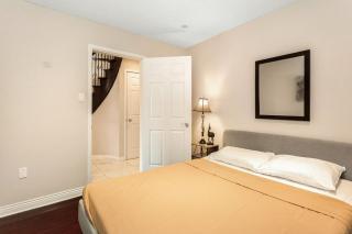 Spacious 5BR Retreat with Private Suite Sleeps 12 - 5