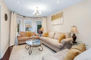 Spacious 5BR Retreat with Private Suite Sleeps 12 - 7