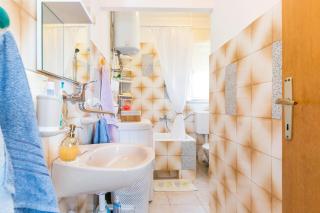 Apartments by the sea Kastel Stari, Kastela - 19465 - 1