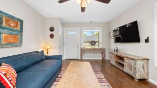 Little Sycamore by AvantStay Premier Location Patio - 6