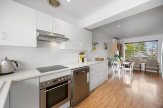 Broadway Escape Minutes to Dining and Glenelg Beach - 9