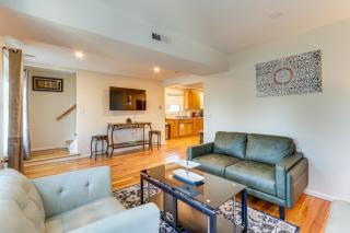 6 Mi to Dtwn New Haven Duplex with Shared Yard - 7