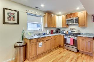 6 Mi to Dtwn New Haven Duplex with Shared Yard - 3