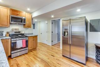 6 Mi to Dtwn New Haven Duplex with Shared Yard - 2