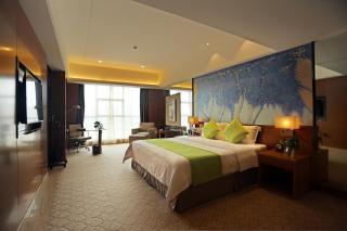 Zhangjiajie Grand Huatian Hotel at Tianmen Cable Car By the River - 2