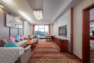 Zhangjiajie Grand Huatian Hotel at Tianmen Cable Car By the River - 8