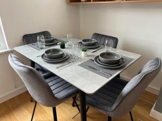Cozy & Modern Duplex Apartment in Greater Manchester - A Comfortable Retreat - 6