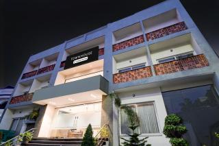 Super Townhouse Vibhuti Khand Gomti Nagar Formerly Pratham Inn - 2