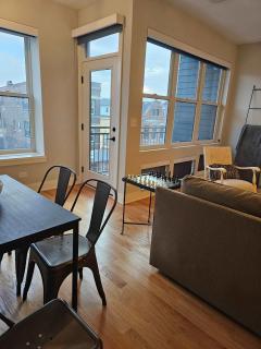 Updated 3 Bedroom Chicago Downtown Pilsen - 2