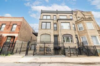 Modern 4 Bedroom Greystone - 0