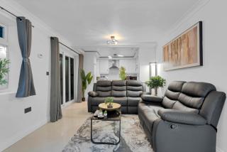 The Central Stop, Modern 2BR Flat - 9