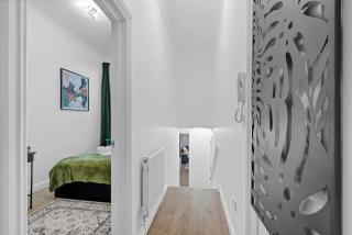 The Central Suite Modern 2 Bedroom Flat - 7