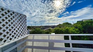 Encantadora Casa con Balcón a Pasos del Mar - 2